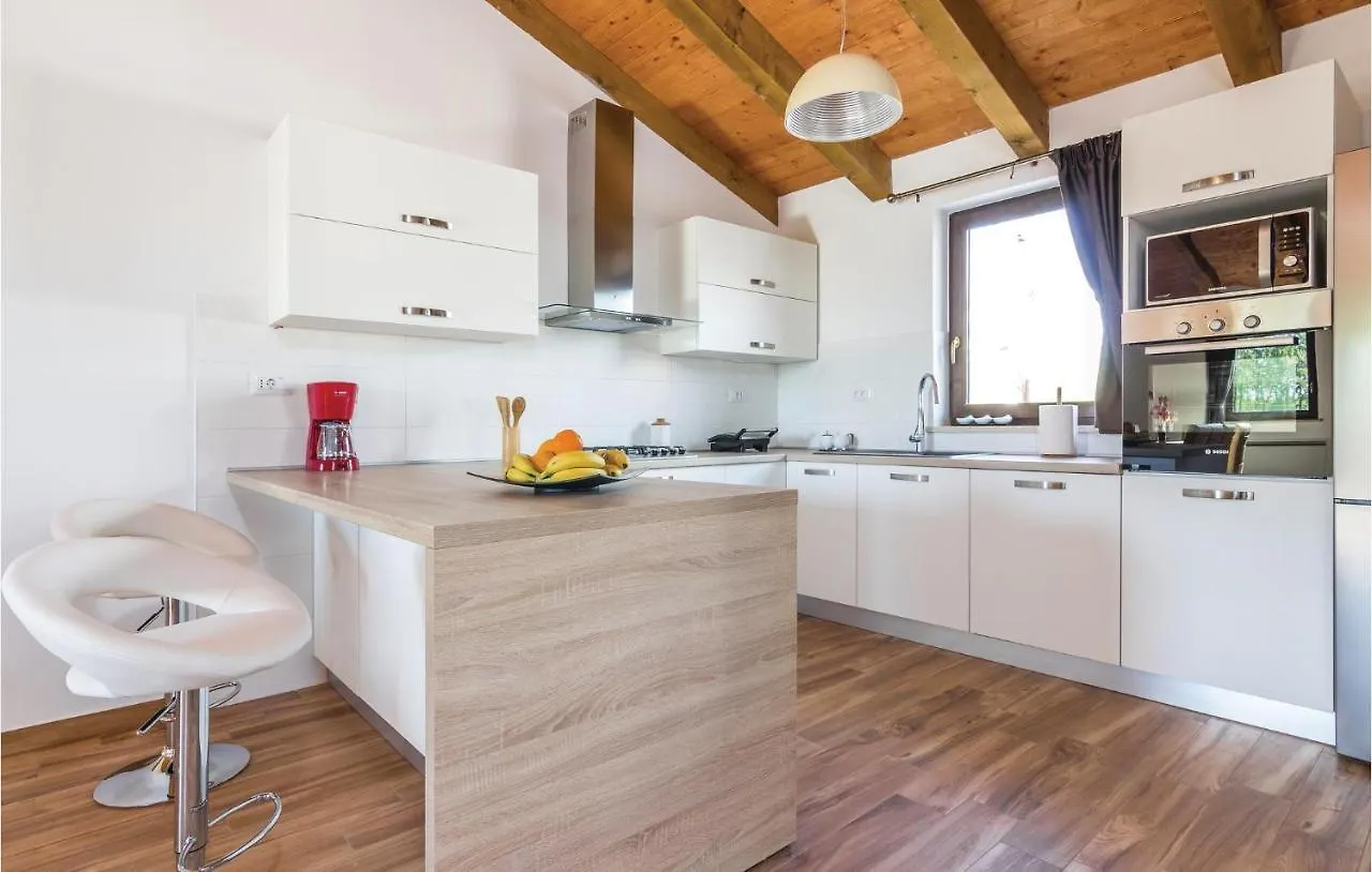 Lovely Home In Bibici With Jacuzzi Holiday home