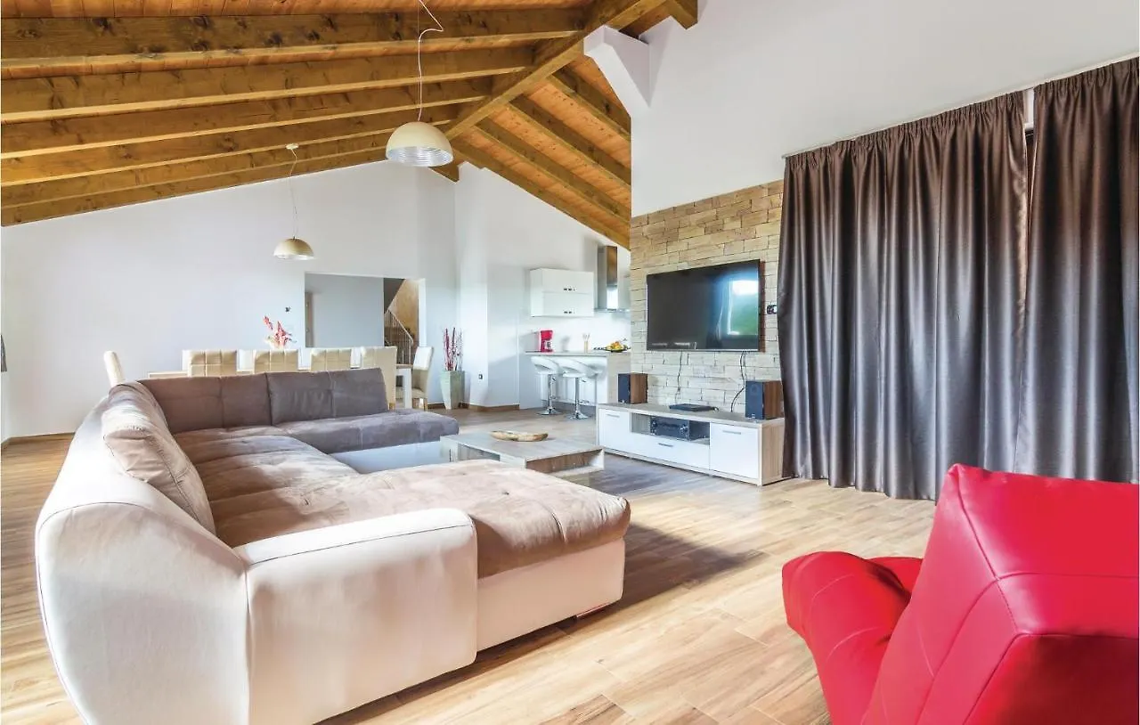 Holiday home Lovely Home In Bibici With Jacuzzi