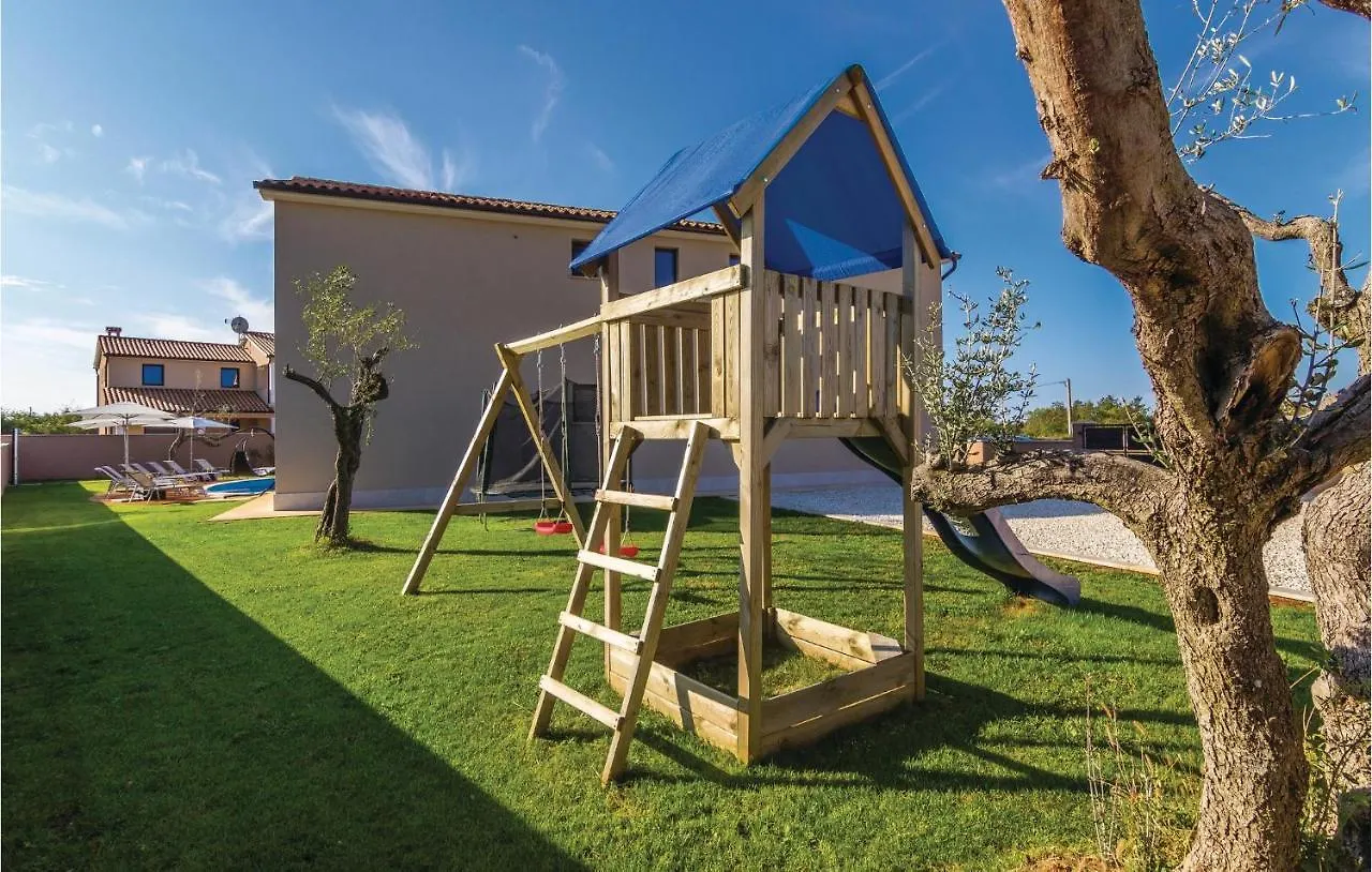 Lovely Home In Bibici With Jacuzzi Holiday home